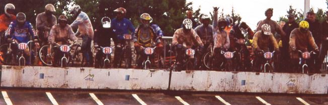 Aurelien Hus ( au centre )